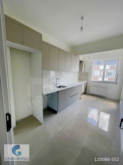LAPSEKİ SAHİLDE SATILIK EBEVEYN BANYOLU SIFIR 3+1 DAİRE
