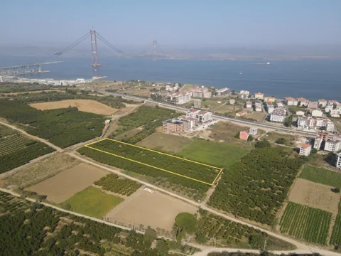 SARI ALAN İÇERİSİNDE 6804 m² DENİZE 500 m SATILIK ARAZİ